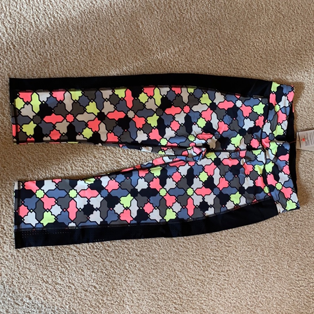 Sweaty Betty crop leggings.  Size Large.  NWT.